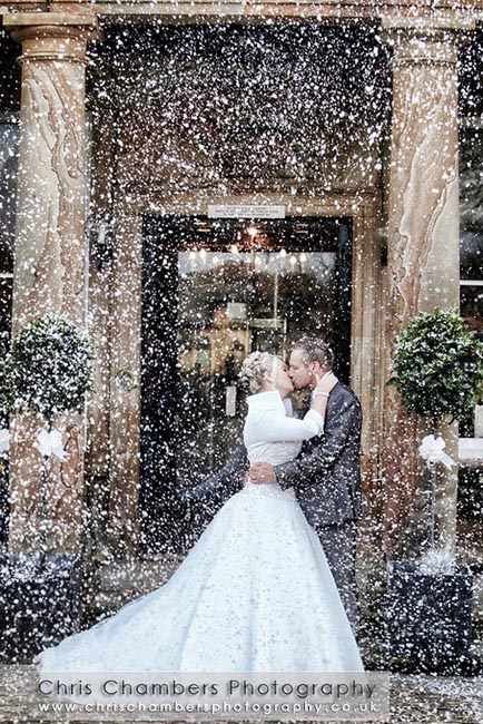 Snowy winter wedding at Waterton Park Wakefield